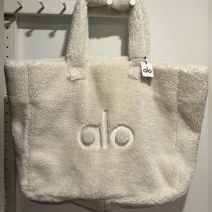 Alo Foxy Sherpa Tote Ivory - NWT